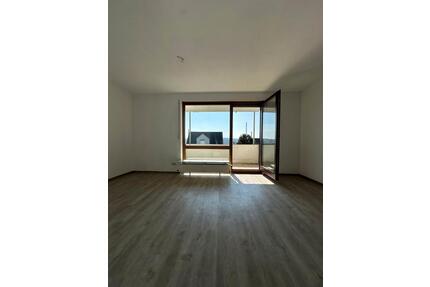 2 Zimmer Wohnung mit Balkon, Stellplatz und Kellerraum - Altbach