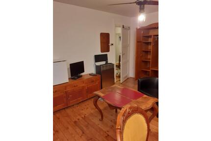 Zimmer in Wohnung zu vermieten - 685,00&nbsp;EUR Kaltmiete, ca.&nbsp; 20,00&nbsp;m&sup2; in München (PLZ: 80636) Maxvorstadt