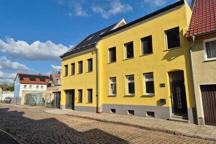 2 Häuser | 300 m² WF | Hof + Garage | Smart Home | provisionsfrei - Calbe (Saale)