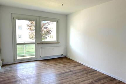 Moderne 3 -Raumwohnung mit Dusche und großzügigen Balkon! - Hainichen