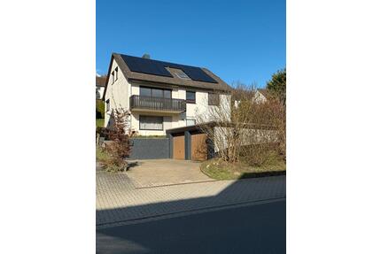 Freistehendes Einfamilienhaus mit Einliegerwohnung - Alfeld (Leine)