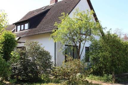 Großzügiges Einfamilienhaus mit Garage und riesigem Garten in guter Lage Tostedts