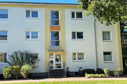 Lichtdurchflutete 4 Zimmer Wohnung mit Balkon in Ammersbek