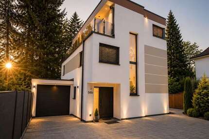 Haus zum Kaufen in Zirndorf 2.400.000,00 € 330 m²
