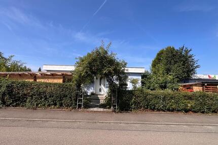 Einfamilienhaus von privat mit großem Garten, Garage, Hobbyraum - Stockach