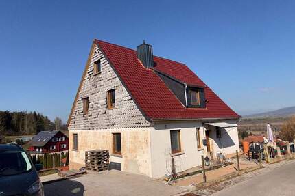 teilsaniertes Einfamilienhaus mit großem Grundstück mit freiem Blick in ruhiger Randlage - Barchfeld-Immelborn