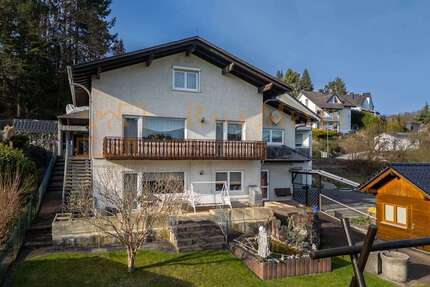 Haus zum Kaufen in Solms 378.500,00 € 197 m²