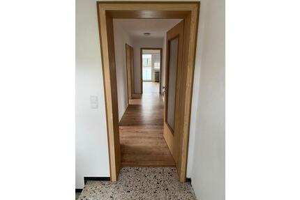 3 Zimmerwohnung in DG 80 Quadratmeter inklusive Balkon - Berglen