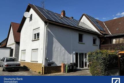 Zweifamilienhaus mit Potenzial und viel Platz in begehrter Lage von Herxheim