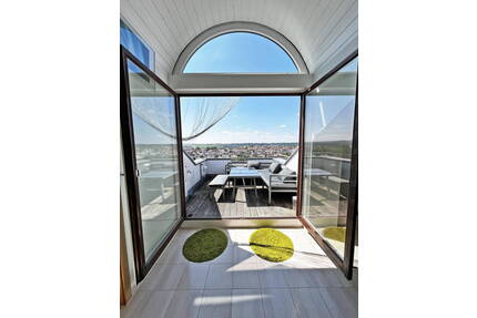 Weitblick über Lauffen - Gemütlich & Sonnig mit Balkon - Hochwertiges Bad - EBK & Garage - Lauffen am Neckar