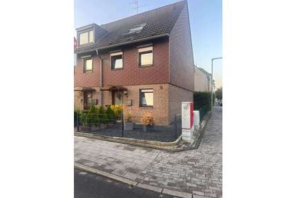 Haus zum Kaufen in Oberhausen 360.000,00 € 120 m²