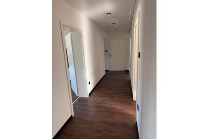 3 Zimmer Küche Bad Neu kernsaniert ohne Markler + Keller, Garage - Pirmasens