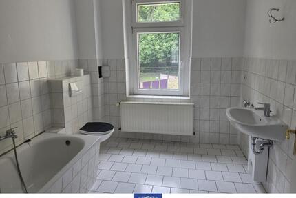Geräumige Wohnung in Waldheim zu vermieten! 2 Tageslichtbäder!