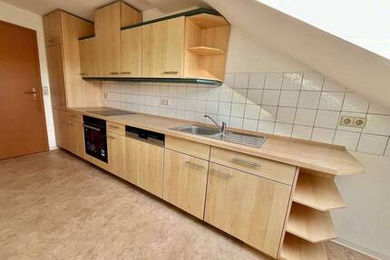 ***Gemütliches Dachgeschossflair mit EBK & Tageslichtbad *** - Limbach-Oberfrohna