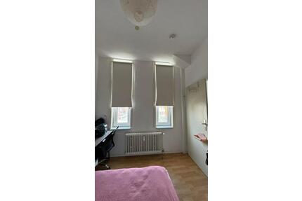 Zentrale und helle möblierte 2-Zimmer-Innenstadt-Altbauwohnung - Göttingen Oststadt