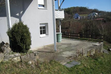 Helle 3-Zimmer-Wohnung in Dreifamilienhaus Nähe Bad Neustadt - Bad Kissingen