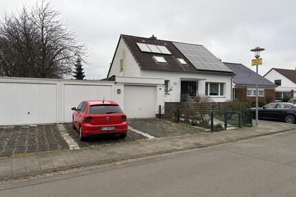 Einfamilienhaus mit Einliegerwonung, großem Garten mit Pool - Hildesheim Himmelsthür