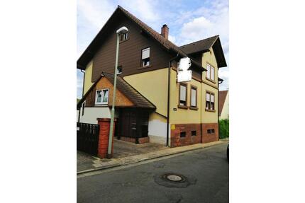 Wohnhaus mit Anbau + Rückgebäude in Otterbach