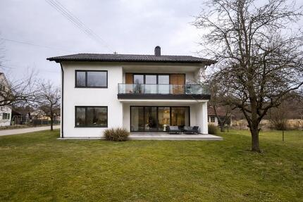 3 Zimmer Erdgeschoss Wohnung mit Terrasse und Garten - Pleß