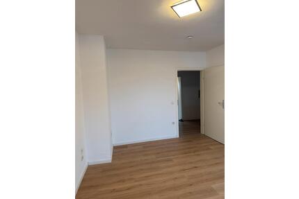 Helle Wohnung zum Wohlfühlen - 650,00&nbsp;EUR Kaltmiete, ca.&nbsp; 50,00&nbsp;m&sup2; in Voerde (Niederrhein) (PLZ: 46562)