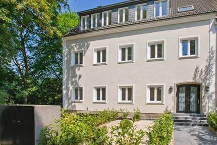 Haus zum Kaufen in Düsseldorf - Düsseltal 2.795.000,00 € 430 m²