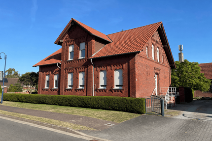 Haus zum Kaufen in Oebisfelde-Weferlingen 200.000,00 € 211.03 m²