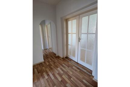 kwr GmbH: Forststr. 3, Erdgeschoss links in Rathenow