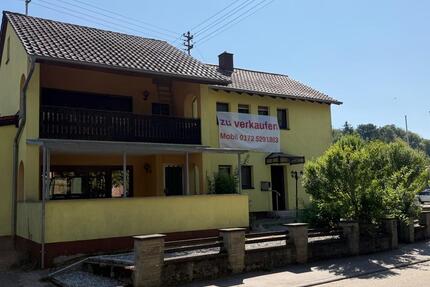 Großzügiges Familienhaus mit Traumgarten in Waldangelloch - Sinsheim