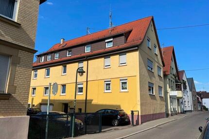Helle, renovierte 2,5 Zimmer Dachgeschoss‑Wohnung (66 m²) in zentraler Lage Fellbach