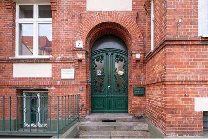 Vermietetes Investment: Großzügige Gründerzeit-Wohnung im beliebten Friedenau + nahe Schloßstraße - Berlin