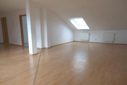 +++ Individuelle Dachgeschosswohnung mit Aufzug in der Neustadt +++ - Dresden