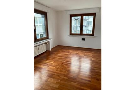 Renovierte Erdgeschosswohnung mit Balkon in Essen-Frohnhausen