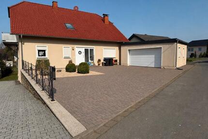 Mehrfamilienhaus mit großem Garten in Nattenheim (Nahe Bitburg) - Rittersdorf