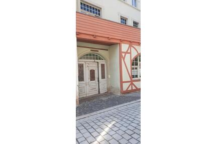 Schöne 2 Raumwohnung mit Einbauküche und Balkon - Aschersleben