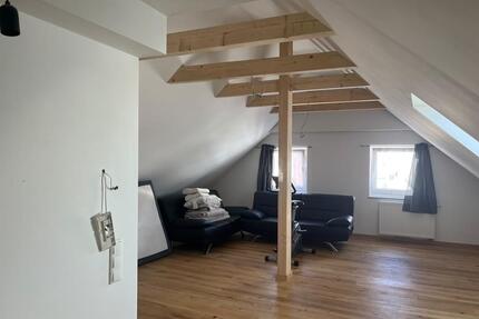 Dachgeschosswohnung mit Bad - 500,00&nbsp;EUR Kaltmiete, ca.&nbsp; 60,00&nbsp;m&sup2; in Rottenburg an der Laaber (PLZ: 84056)