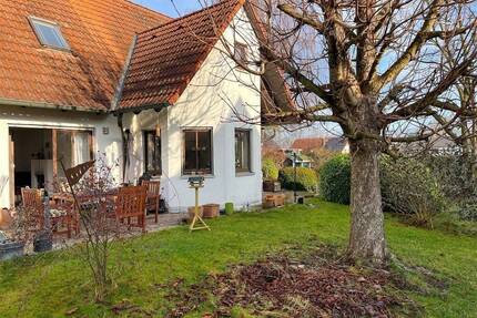 Charmantes Einfamilienhaus mit großem Garten, Kamin & zwei Terrassen - Dinkelscherben Ettelried