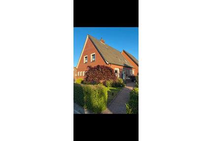 Zentral gelegene Haushälfte, 106 qm, Garten, Garage, EBK - Wittmund