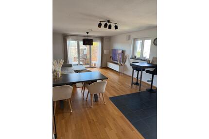 3-Zimmer-Neubauwohnung mit 2 Bädern, Loggia, EBK, 2 TG-Plätze - Schweitenkirchen