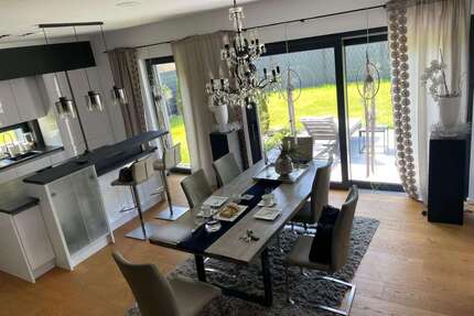 Haus zum Kaufen in Tirschenreuth 750.000,00 € 190 m²