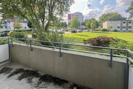 Paketverkauf - Zwei bezugsfreie 3-Zimmer-Whg mit zwei Reihengaragen - Dinslaken Bruch