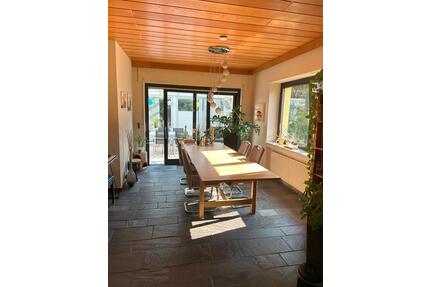 Haus in AachenOberforstbach m. Wintergarten, Solarthermie, Garage