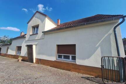 Großzügig geschnittene Immobilie - Möglich als Ein- oder Zweifamilienhaus! Auch ideal für Gewerbetreibende! - Neuzelle