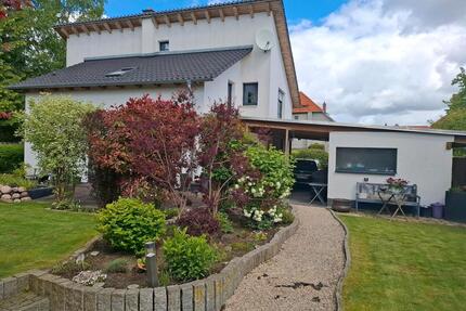 Exklusives und modernes Einfamilienhaus mit großem Carport - Barsinghausen