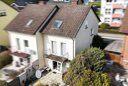 Haus zum Kaufen in Barntrup 215.000,00 € 115 m²