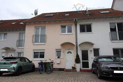 Großes schickes Reihenmittelhaus in Bischofsheim zum Verkauf (WEG-Teilung)
