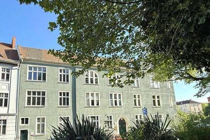 Park vor der Tür und im Blickfeld aus zwei geräumigen Zimmern mit Charme - Frankfurt (Oder)