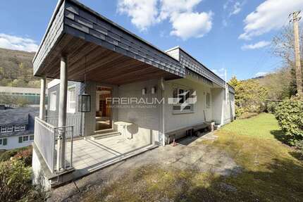 Haus zum Kaufen in Siegen Eiserfeld 295.000,00 € 179.72 m² - Siegen / Eiserfeld