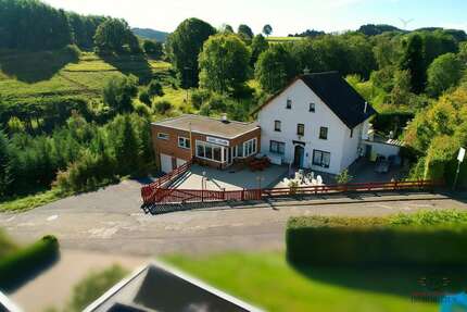 Haus zum Kaufen in Kall Golbach 249.950,00 € 372 m² - Kall / Golbach