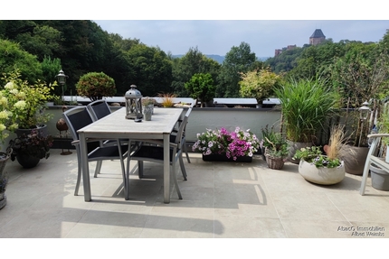 Hochwertig modernisierte Eigentumswohnung mit großer Südwest-Terrasse und Burgblick. Auch geeignet als Ferienwohnung. - Nideggen Eifel