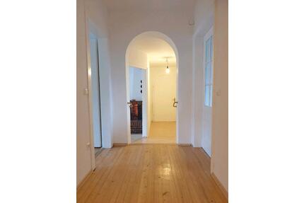 Helle 4,5 Zimmer-Wohnung mit Garten und großem Balkon - Bühl